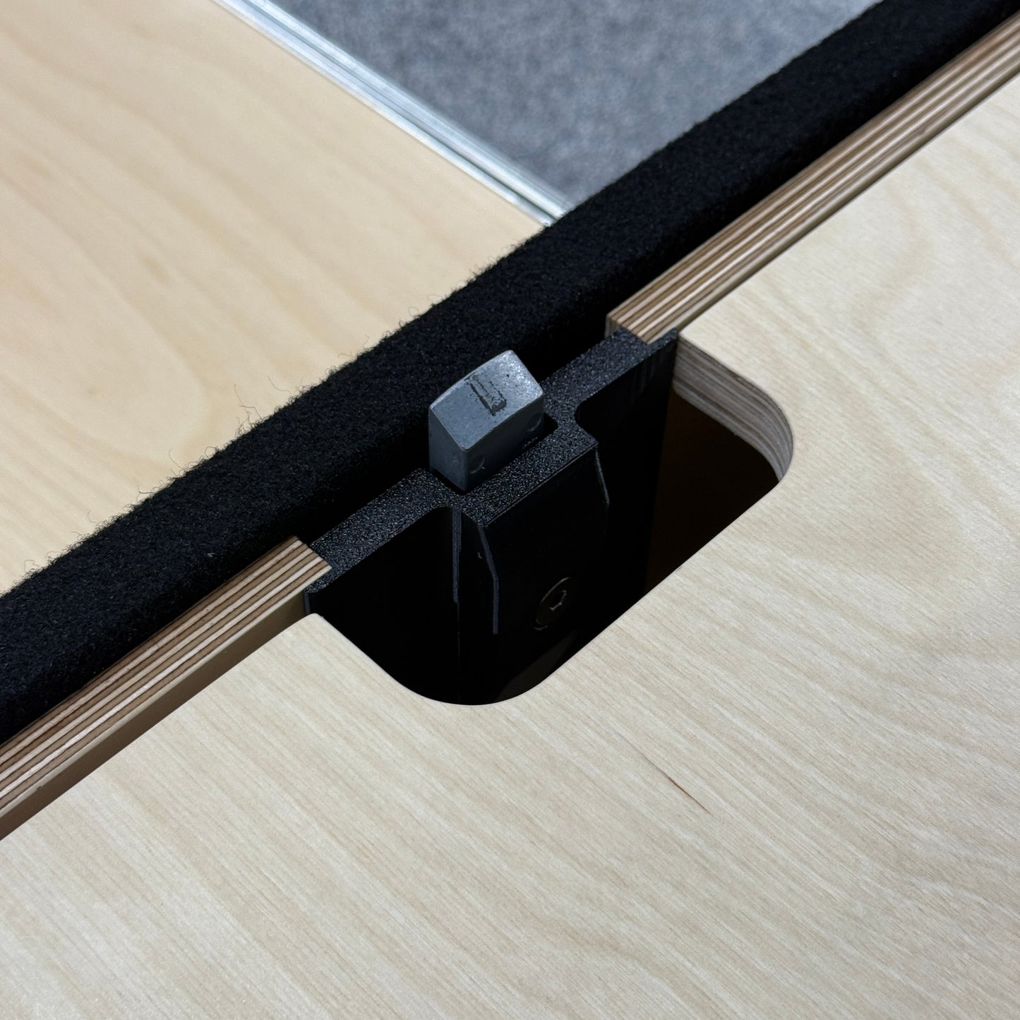 03-09 GX470 Drawer System