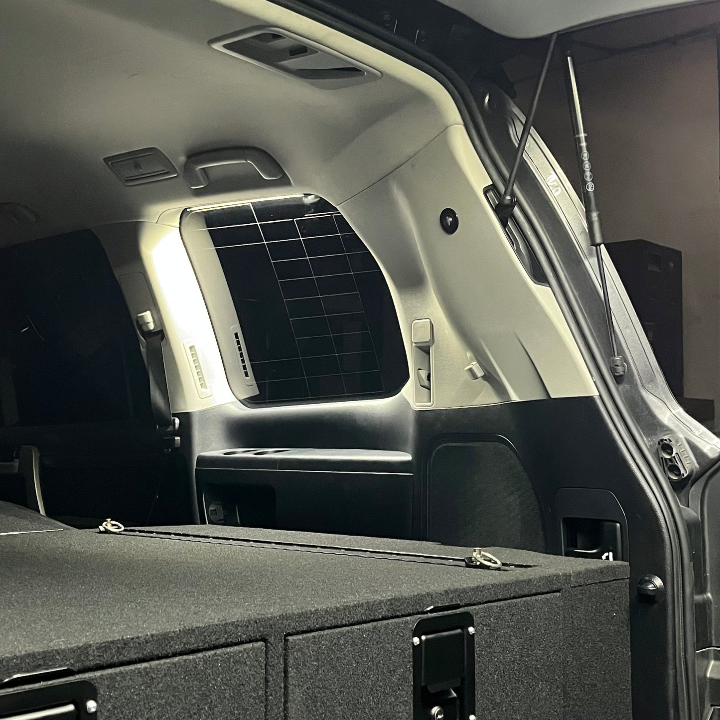 200 Series / LX570 Cargo Light Kit