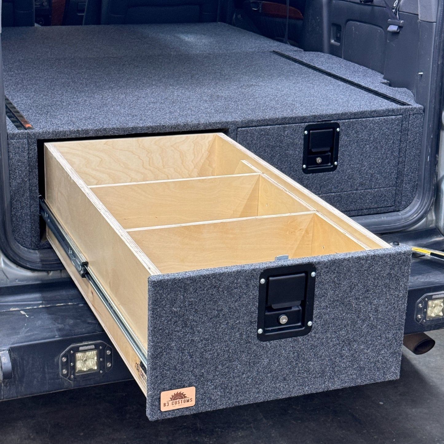 03-09 GX470 Drawer System